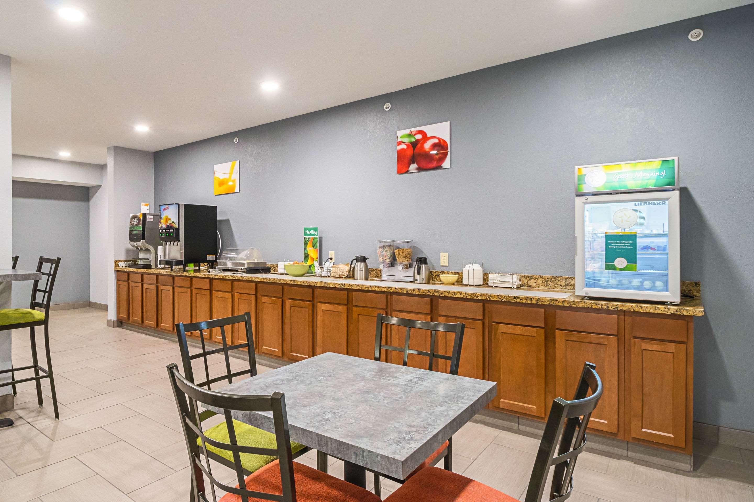 Suburban Extended Stay Hotel Waterloo - Cedar Falls - Cedar Valley Exterior foto